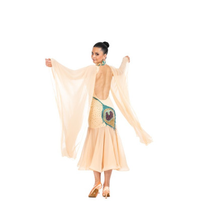 Pronájem šatů na soutěž č.1