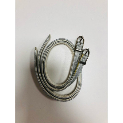 Shoe straps with overlaps