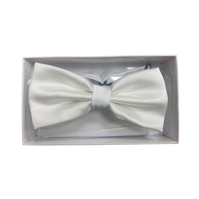 Bow tie with handkerchief